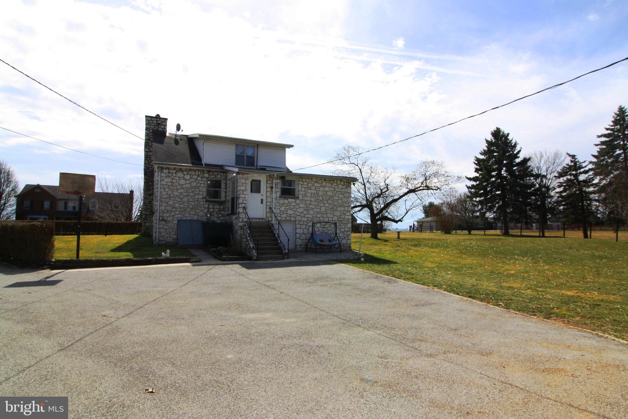 597 Owen Road York, PA 17403 - Photo 49 of 61 Back of Home & Parking