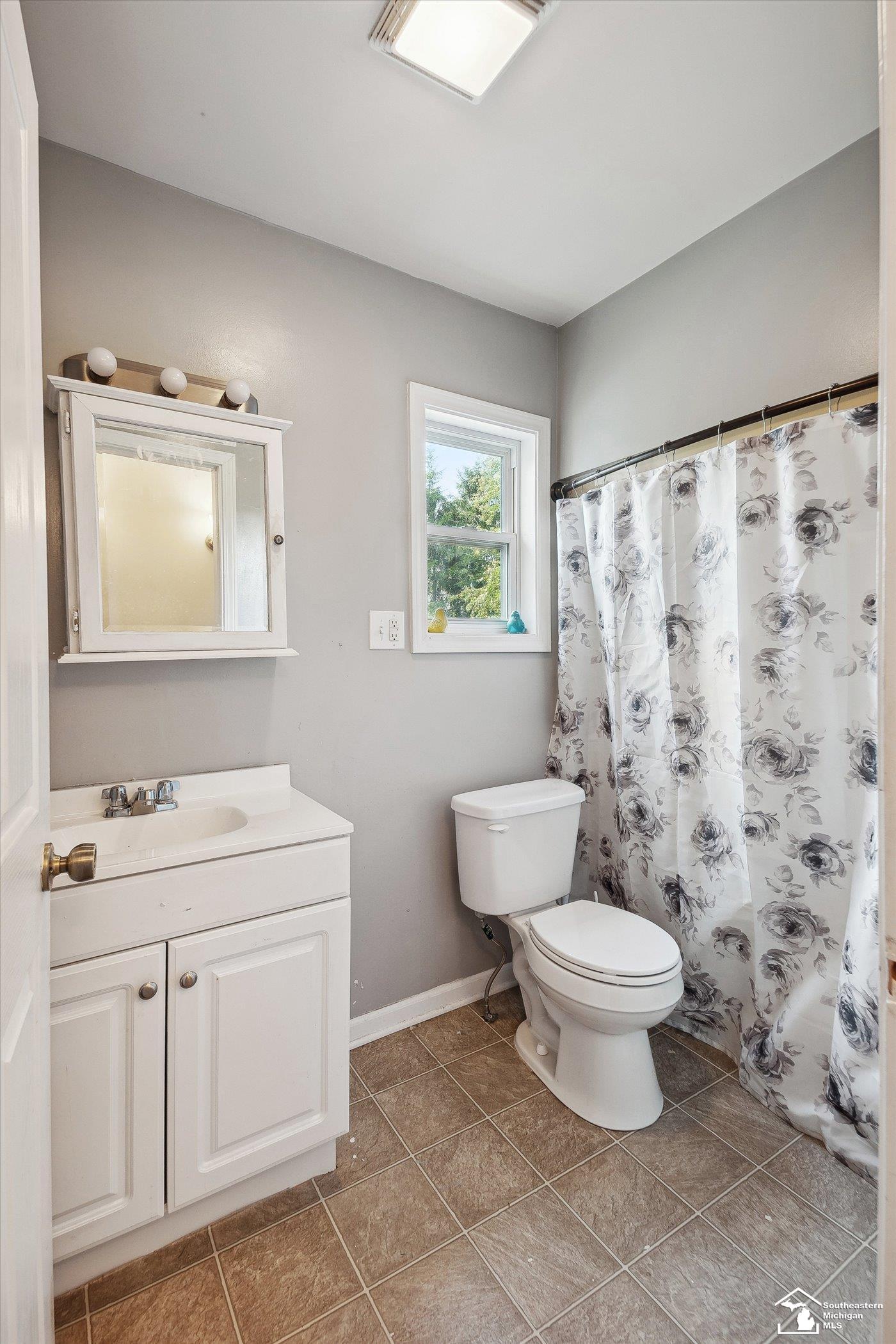 2293 East Hurd Road Monroe, MI 48162 - Photo 37 of 63 50115826-36.JPG
