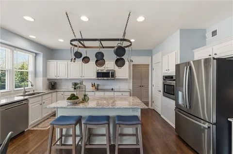 $675,000 | 14309 Windsor Street, Leawood, KS 66224