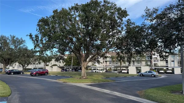$2,350 | 8735 Olde Hickory Avenue, Unit 8306, Sarasota, FL 34238