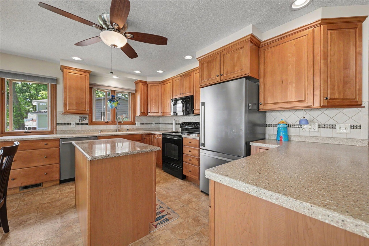 8820 Cherry Point Road Manitou Beach, MI 49253 - Photo 6 of 35