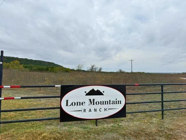a view of a bench in kitchen