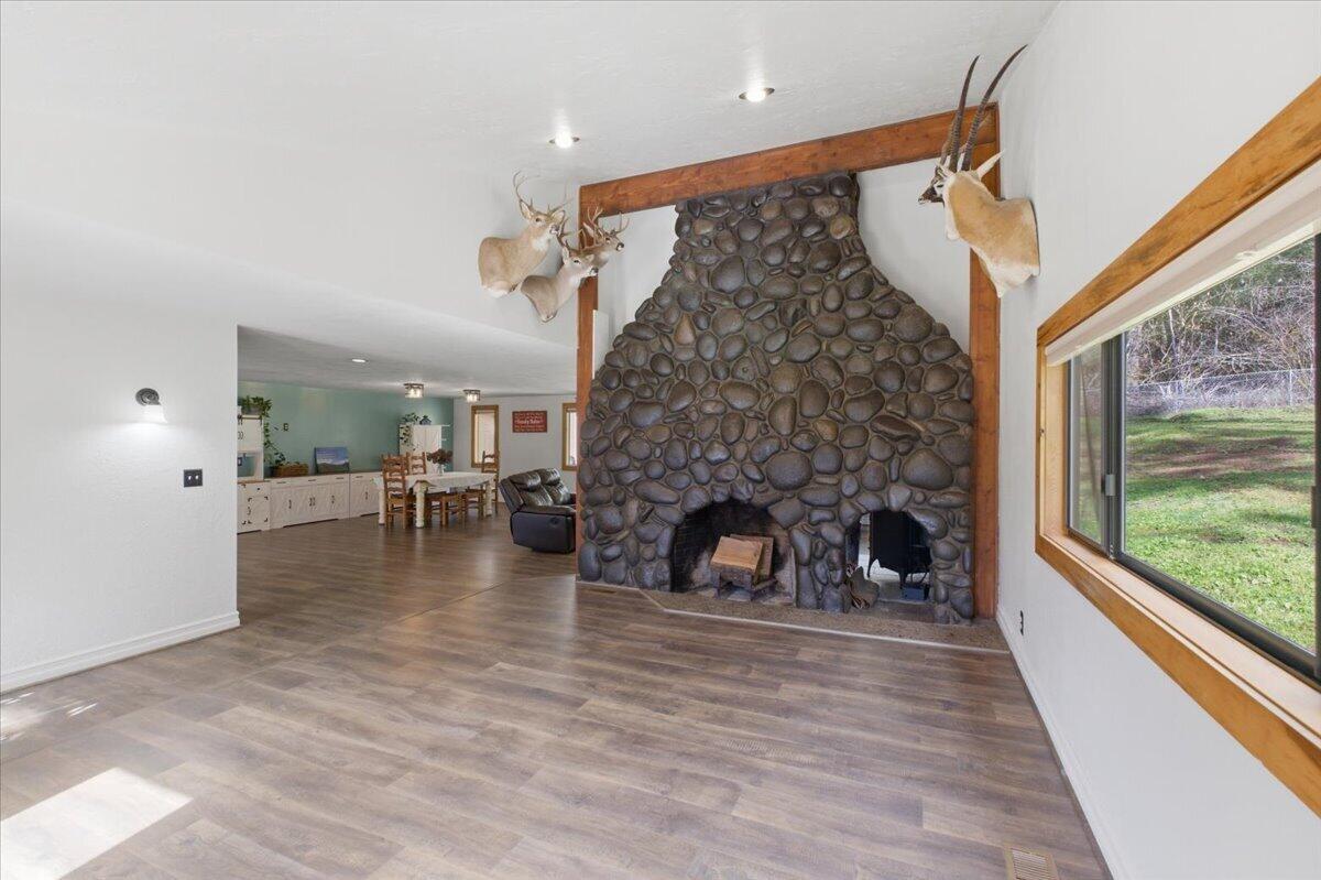 40875 Peoples Drive Lebanon, OR 97355 - Photo 11 of 48 11