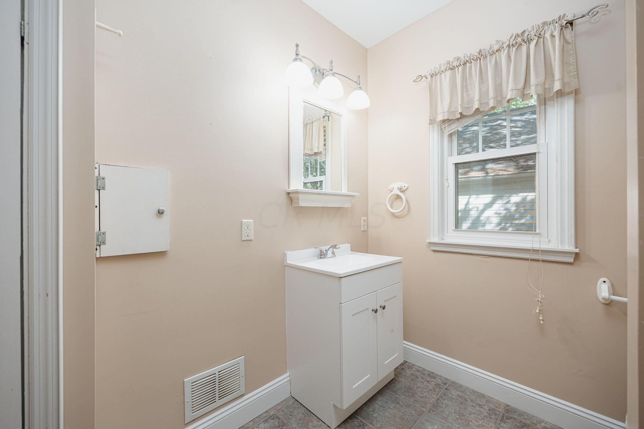 632 Beverly Road Circleville, OH 43113 - Photo 15 of 49 21-web-or-mls-632 Beverly Rd 021