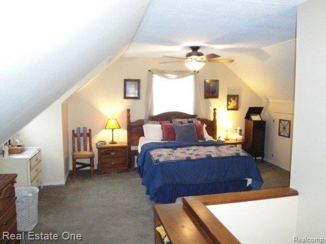 2220 Columbia Road Berkley, MI 48072 - Photo 15 of 23 Master bedroom