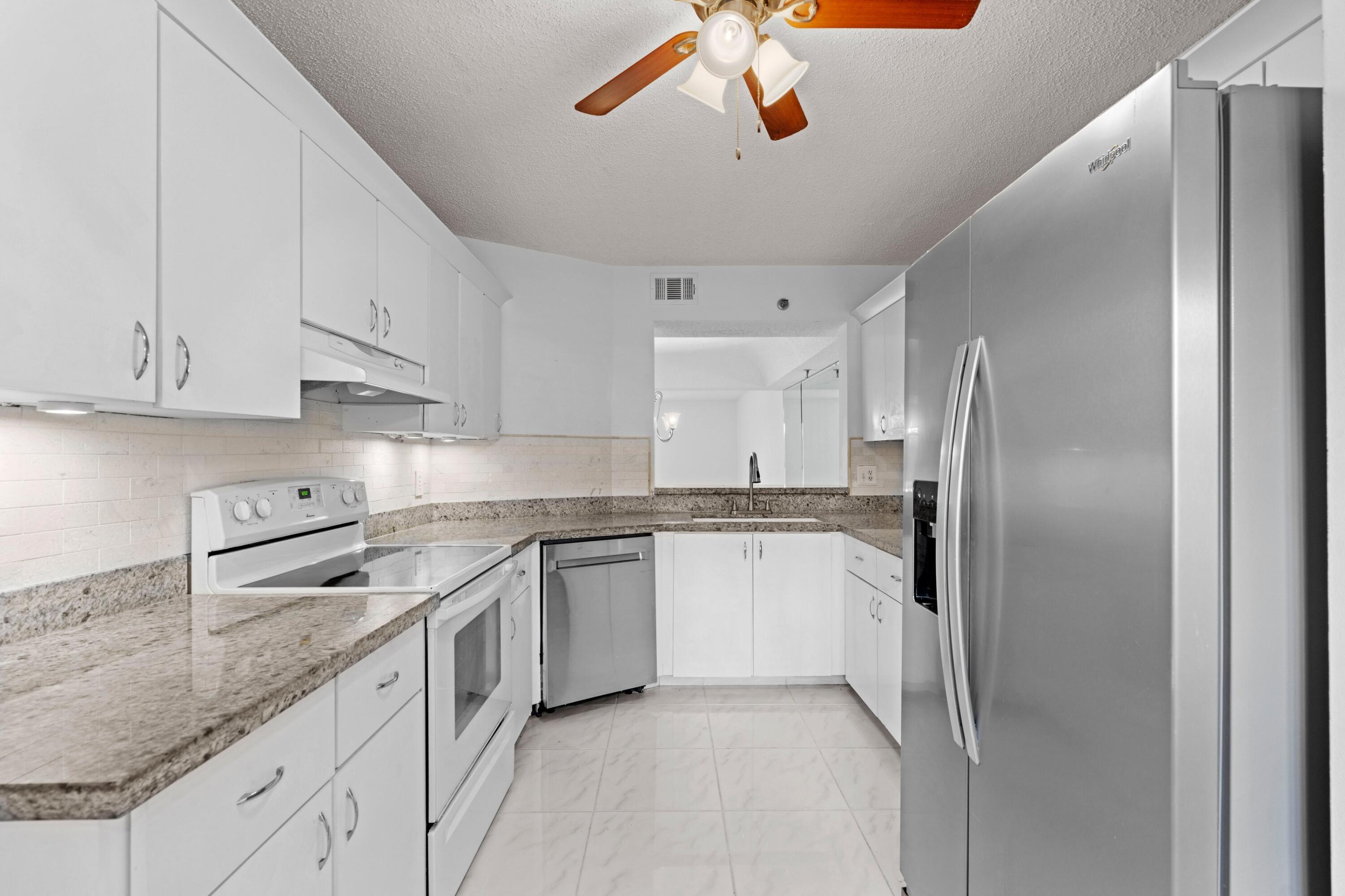 9170 Southwest 14th Street, Unit 4108 Boca Raton, FL 33428 - Photo 10 of 44 Kitchen