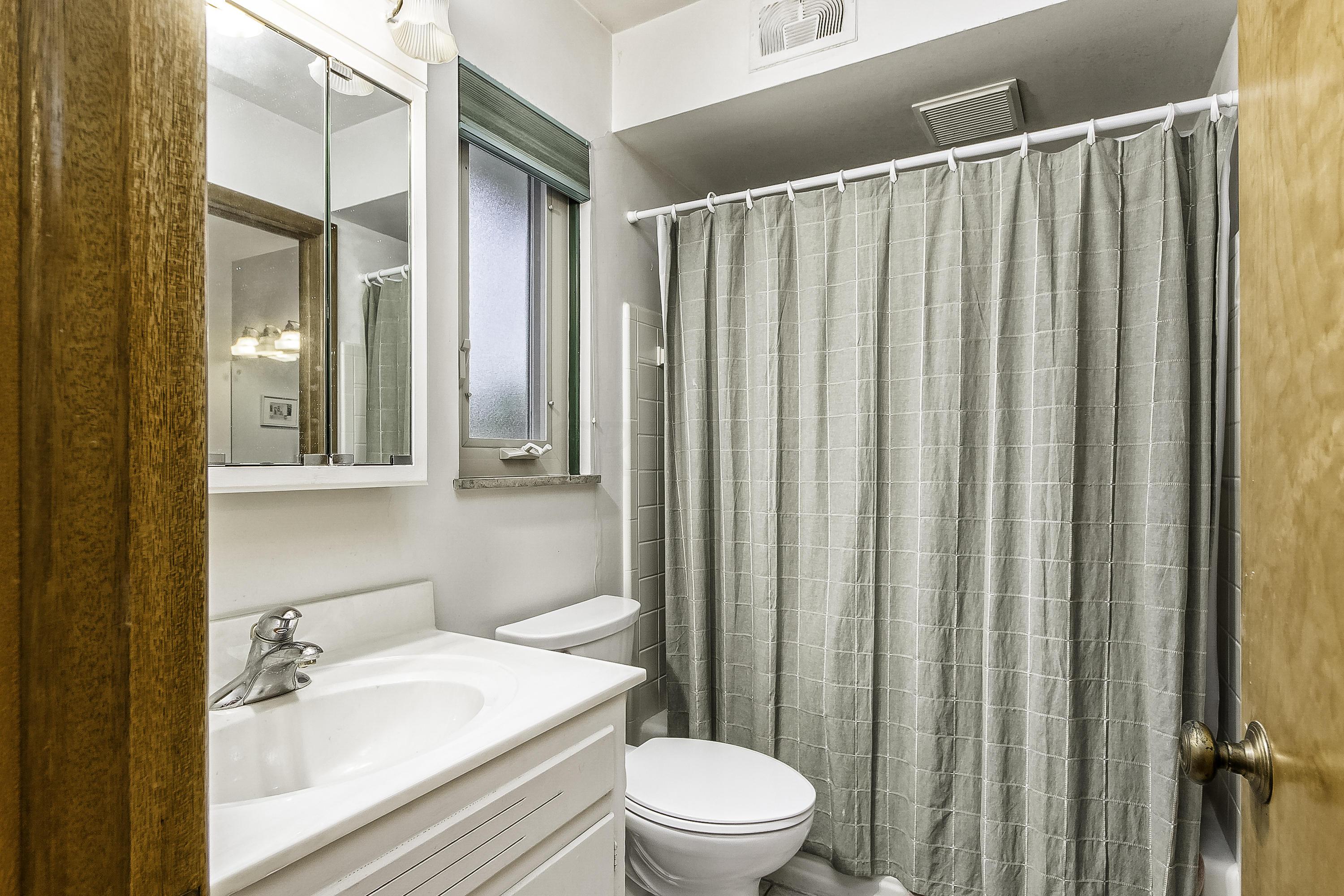 2767 Chester Road Upper Arlington, OH 43221 - Photo 17 of 24 Gallery Image 17