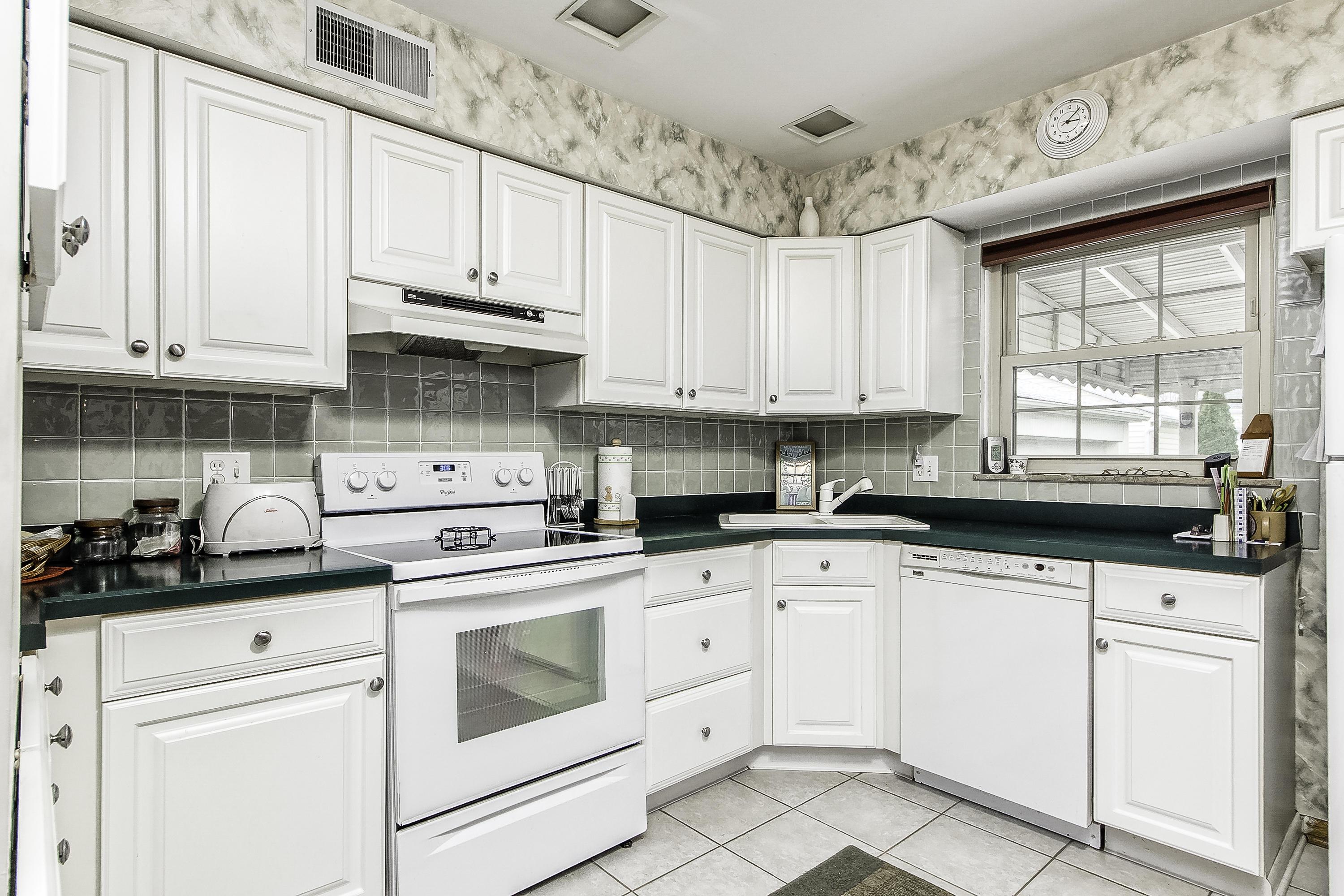 2767 Chester Road Upper Arlington, OH 43221 - Photo 9 of 24 Gallery Image 9