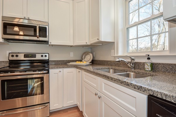 28 Partridge Hill Road Sutton, MA 01590 - Photo 6 of 29
