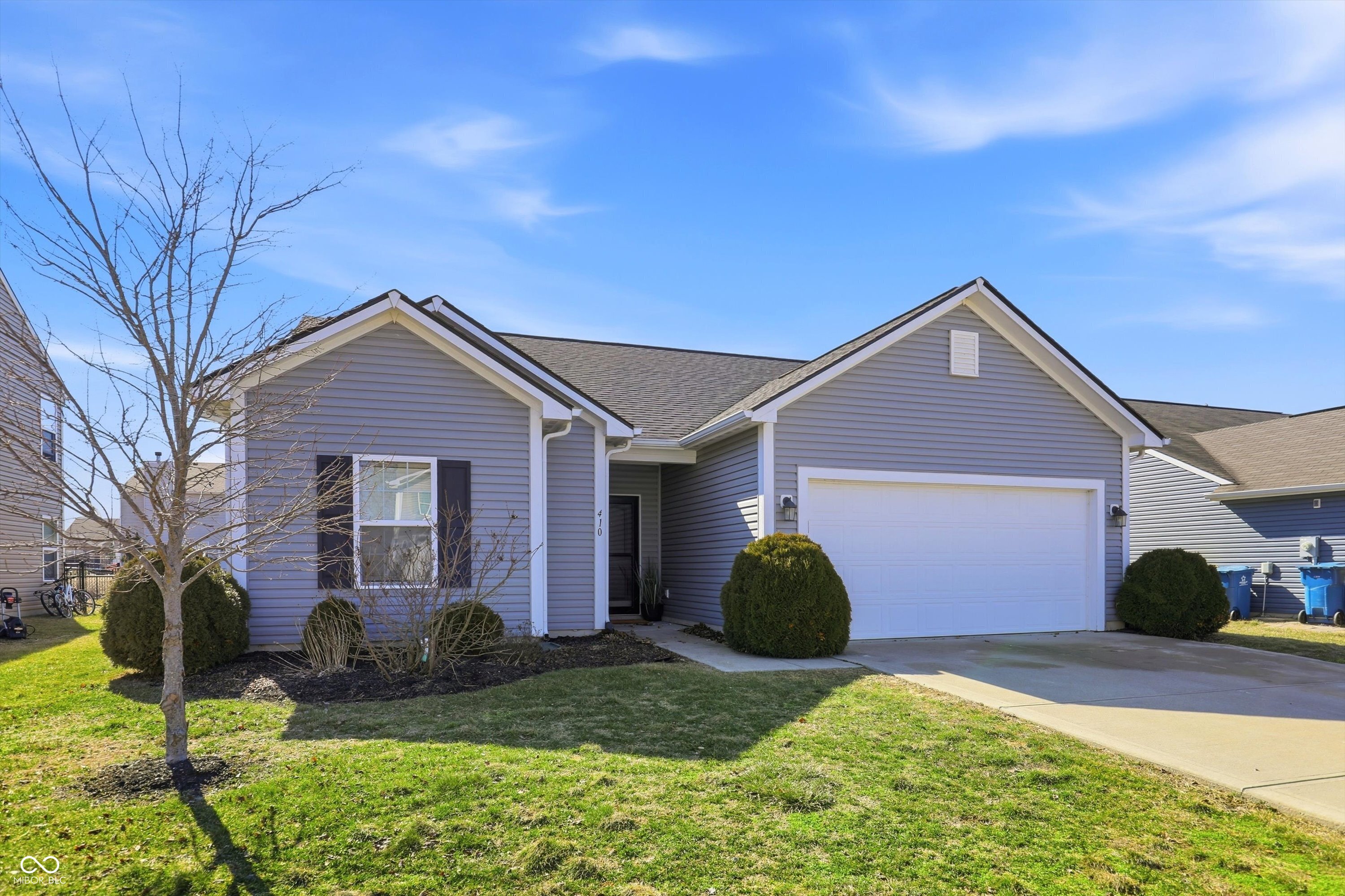 410 Shade Tree Court Sheridan, IN 46069 - Photo 2 of 41