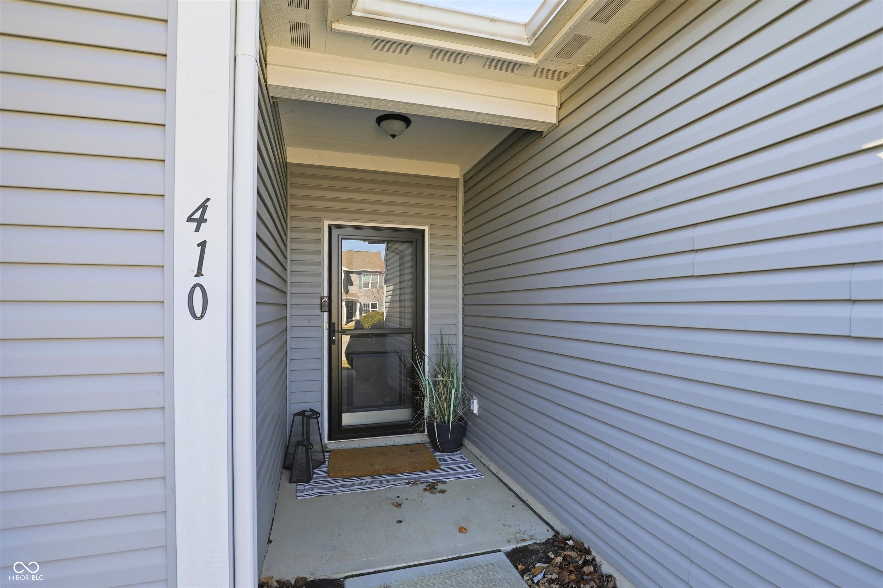410 Shade Tree Court Sheridan, IN 46069 - Photo 3 of 41