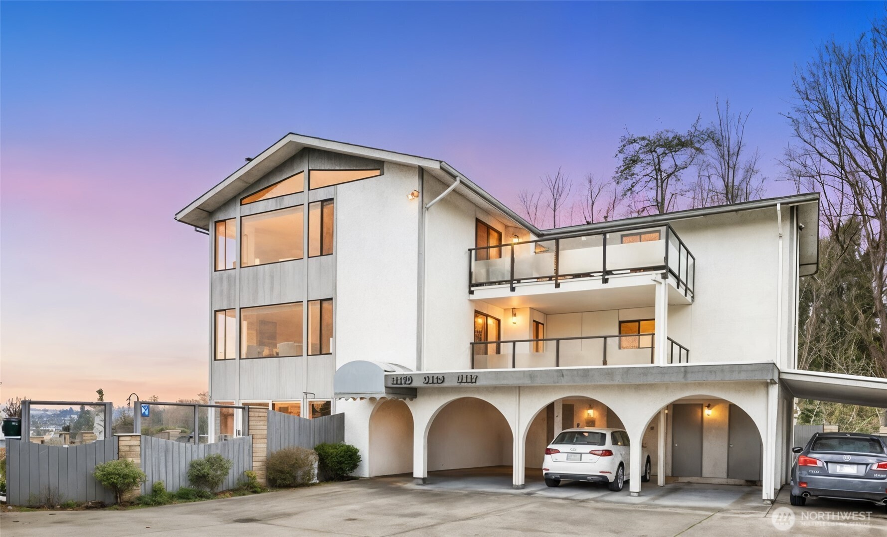 3113 West Harley Street, Unit 3115 Seattle, WA 98199 - Photo 1 of 30