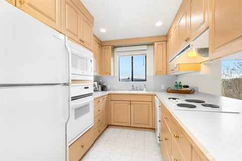 $935,000 | 3113 West Harley Street, Unit 3115, Seattle, WA 98199