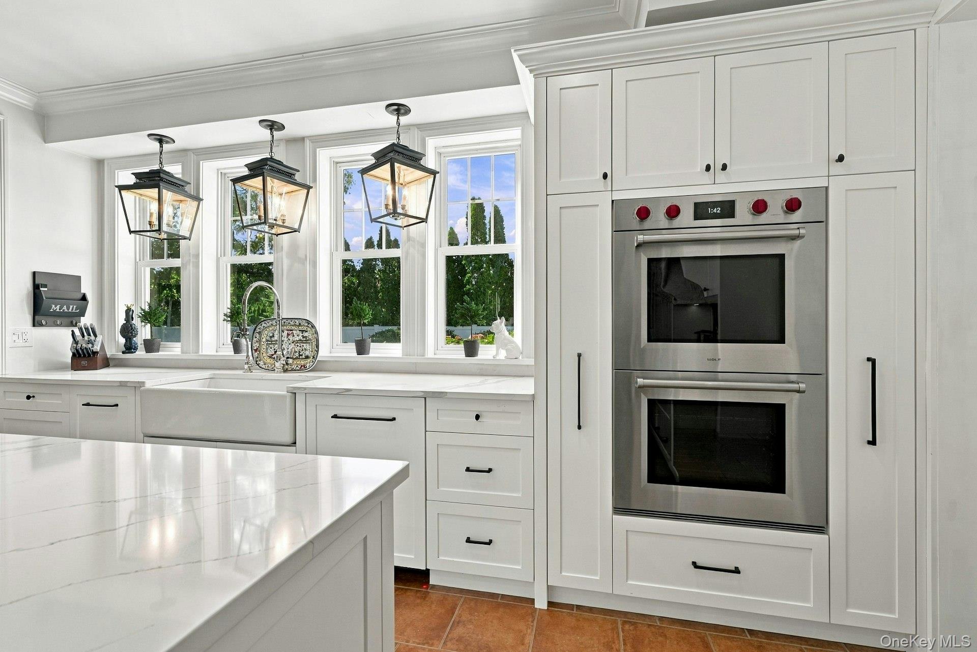 354 Middle Road Bayport, NY 11705 - Photo 12 of 41 Gallery Image 12