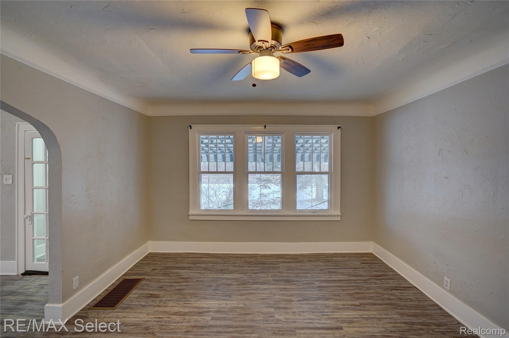 8085 Corunna Road Flint, MI 48532 - Photo 27 of 98 8085 Corunna Rd 027.jpg