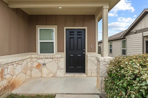 $2,100 | 175 Eves Necklace Dr., Buda, TX 78610