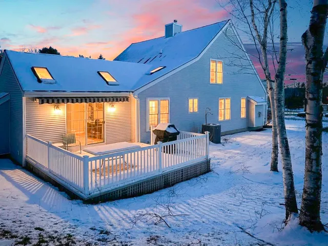 $850,000 | 100 Hampton Meadows, Hampton, NH 03842