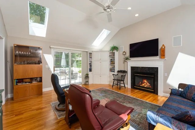 $850,000 | 100 Hampton Meadows, Hampton, NH 03842