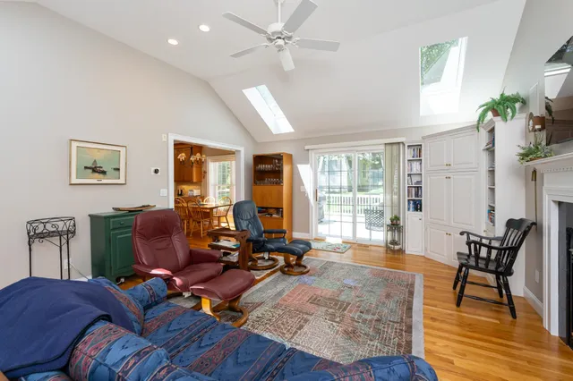 $850,000 | 100 Hampton Meadows, Hampton, NH 03842