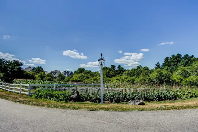 $850,000 | 100 Hampton Meadows, Hampton, NH 03842