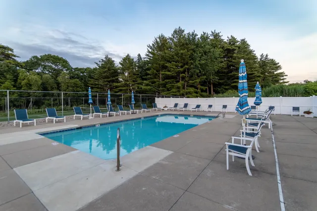 $850,000 | 100 Hampton Meadows, Hampton, NH 03842