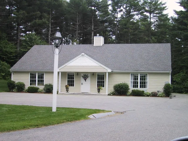 $850,000 | 100 Hampton Meadows, Hampton, NH 03842