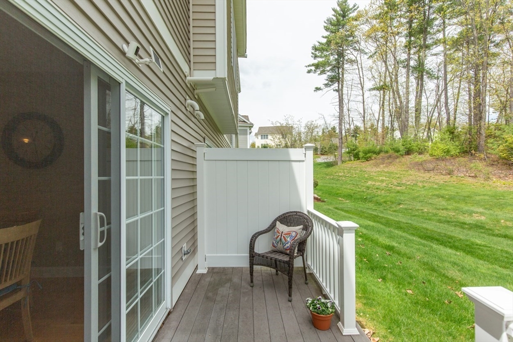 89 Woodview Way, Unit 89 Manchester, NH 03102 - Photo 36 of 42