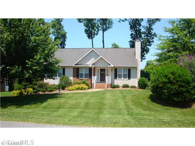 5080 Windsbury Ridge Road Clemmons, NC 27012 - Photo 1 of 16 Exterior Front.