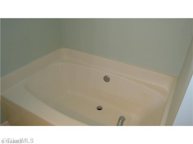 5080 Windsbury Ridge Road Clemmons, NC 27012 - Photo 11 of 16 Master Bath/Spa. Separate Shower Garden Tub