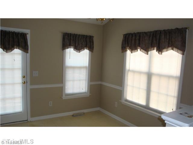 5080 Windsbury Ridge Road Clemmons, NC 27012 - Photo 4 of 16 Dining Room.