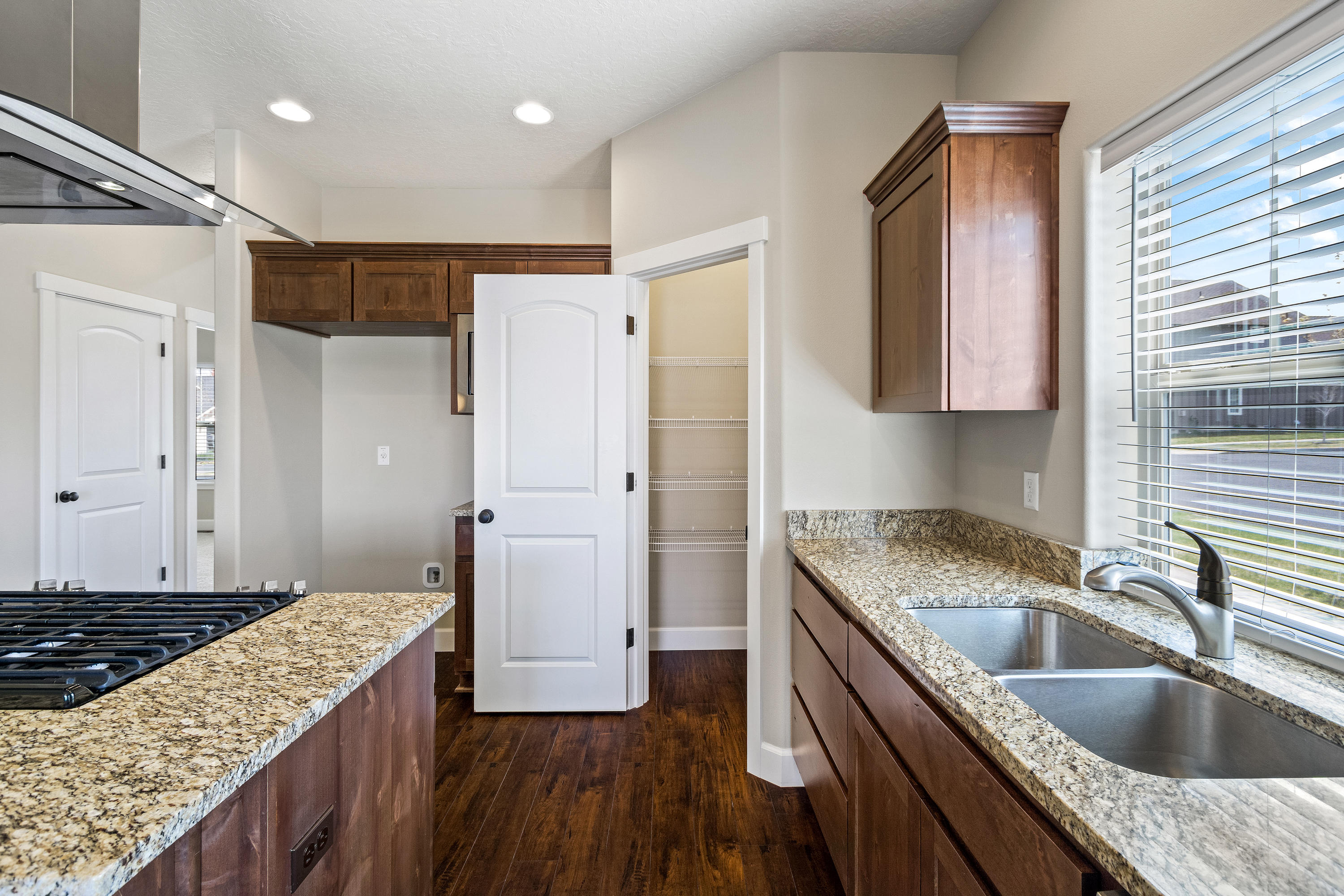 62741 Hawkview Road Bend, OR 97701 - Photo 13 of 28 DSC06639