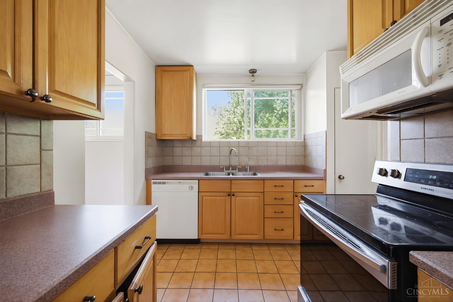 17 Andover Road Cincinnati, OH 45218 - Photo 16 of 36