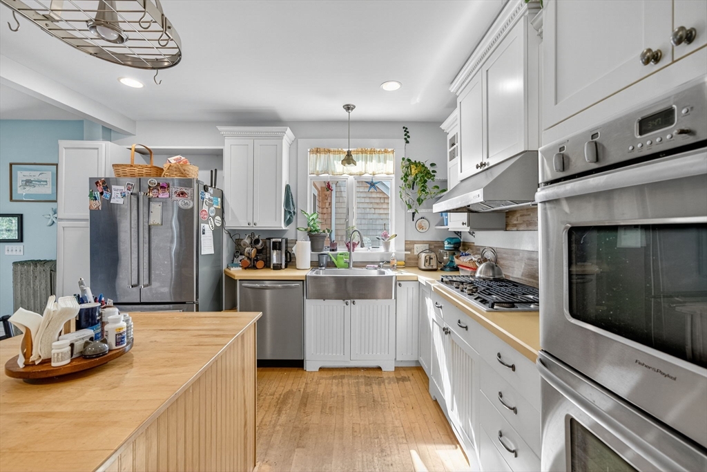 32 Green Street Fairhaven, MA 02719 - Photo 17 of 29