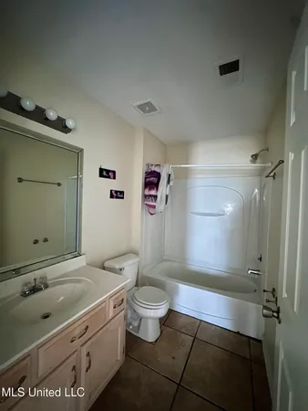 $218,000 | 1366 Carriage View Lane, Southaven, MS 38671