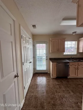 $218,000 | 1366 Carriage View Lane, Southaven, MS 38671