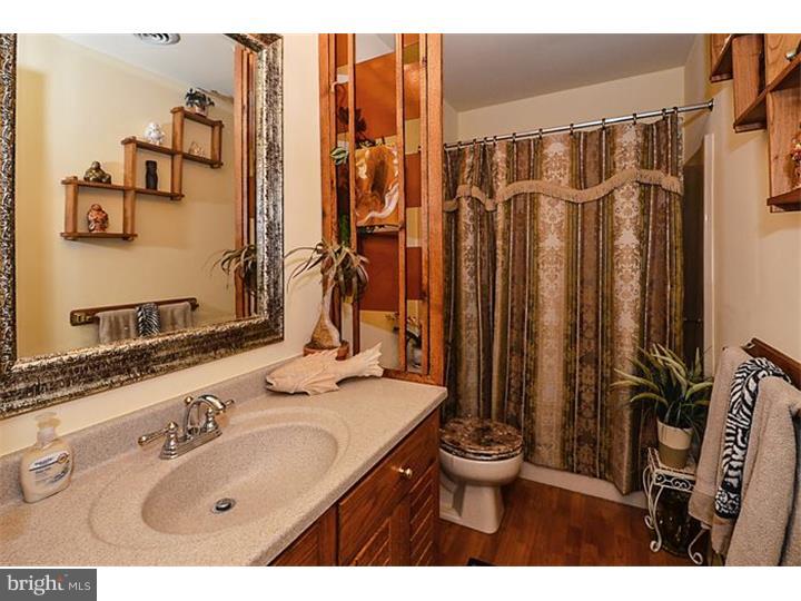 658 Store Road Harleysville, PA 19438 - Photo 17 of 25 Bathroom