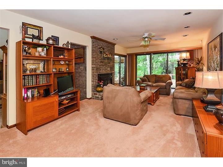 658 Store Road Harleysville, PA 19438 - Photo 5 of 25 Family Room