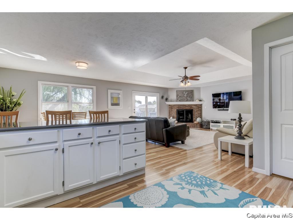 6516 Christine Court Springfield, IL 62712 - Photo 12 of 36 Gallery Image 12