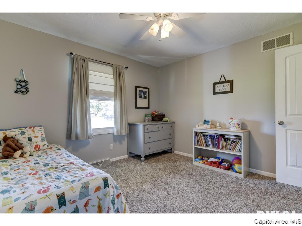 6516 Christine Court Springfield, IL 62712 - Photo 25 of 36 Gallery Image 25