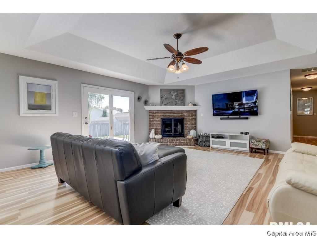 6516 Christine Court Springfield, IL 62712 - Photo 4 of 36 Gallery Image 4