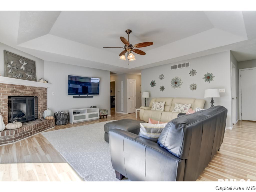 6516 Christine Court Springfield, IL 62712 - Photo 5 of 36 Gallery Image 5