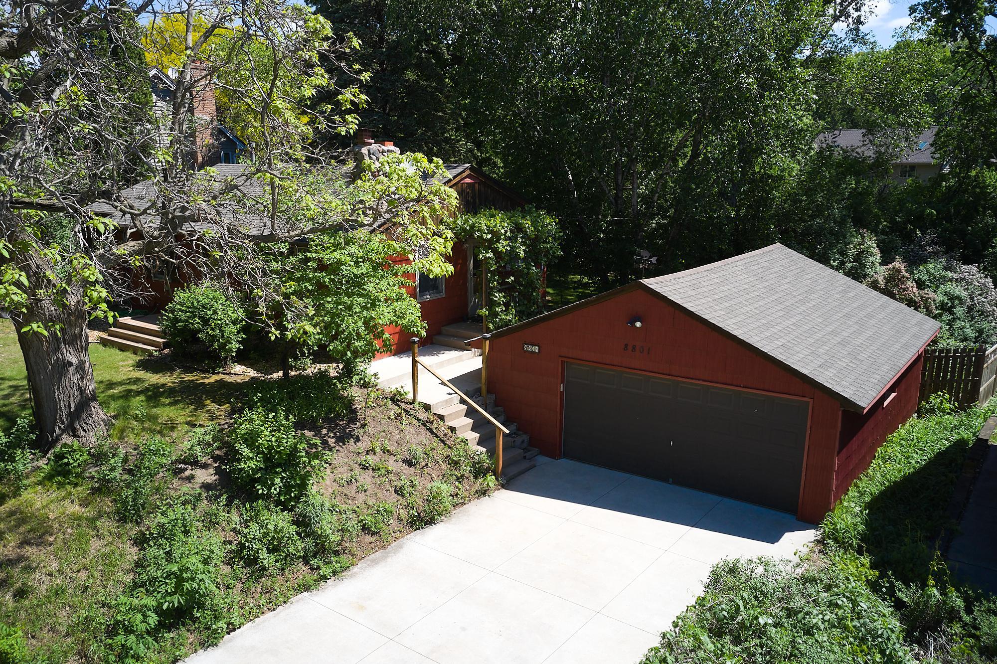 8801 Lakeview Road Bloomington, MN 55438 - Photo 35 of 42