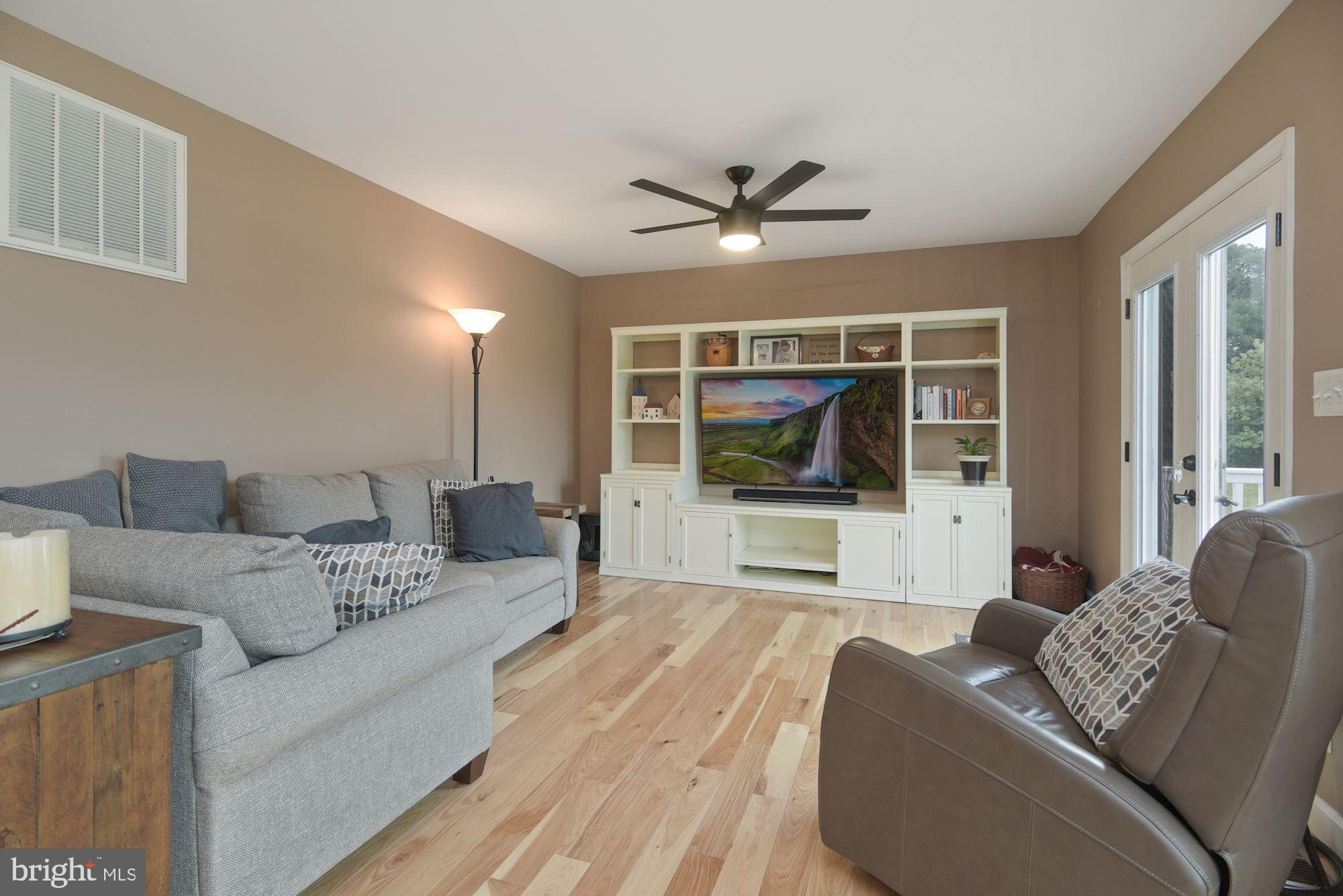 4900 Monnett Road Prince Frederick, MD 20678 - Photo 16 of 42 Family Room