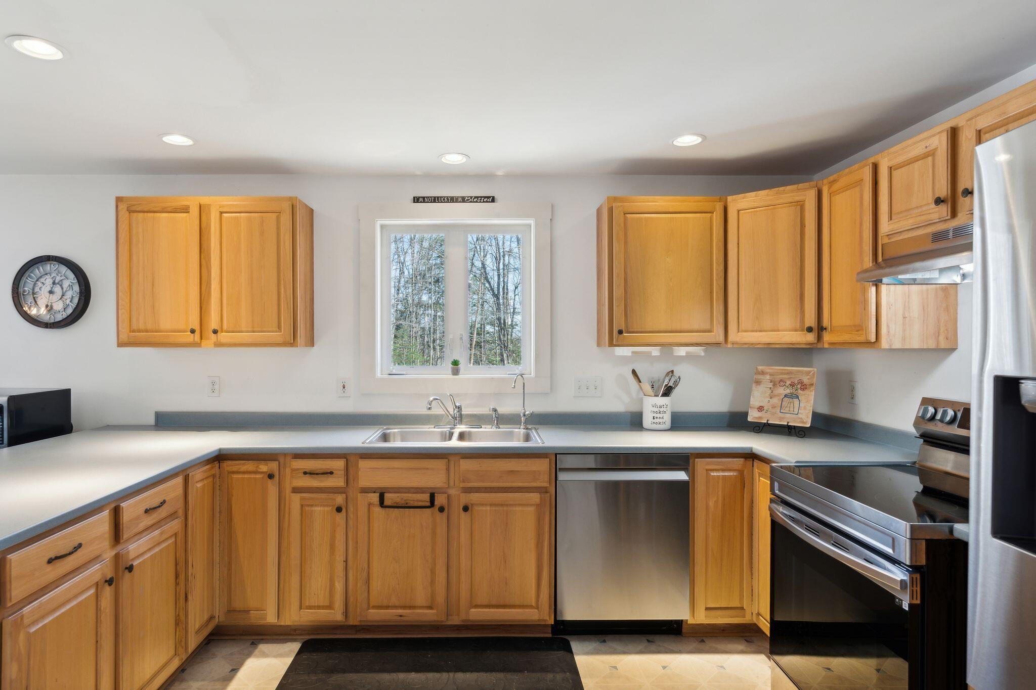 21 Romans Road New Gloucester, ME 04260 - Photo 4 of 46 27_DSC04138