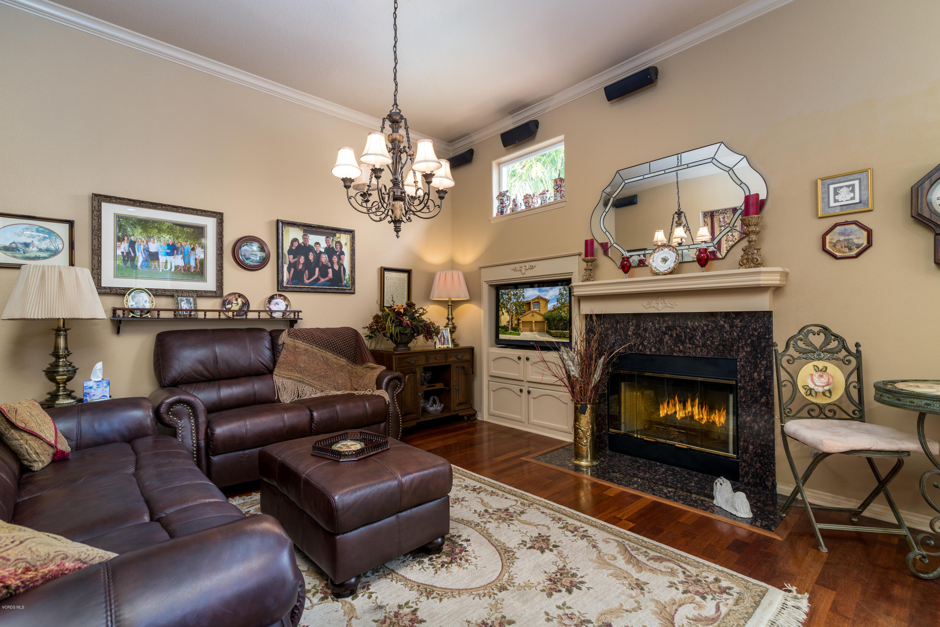 1177 Corte Riviera Camarillo, CA 93010 - Photo 12 of 29 15
