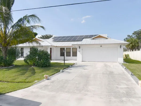 $1,200 | 519 Northwest Marion Avenue, Unit A, Port St. Lucie, FL 34983