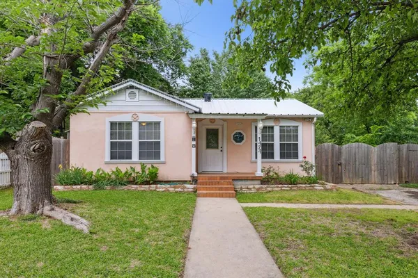 $1,695 | 1424 Knight Street, Denton, TX 76205