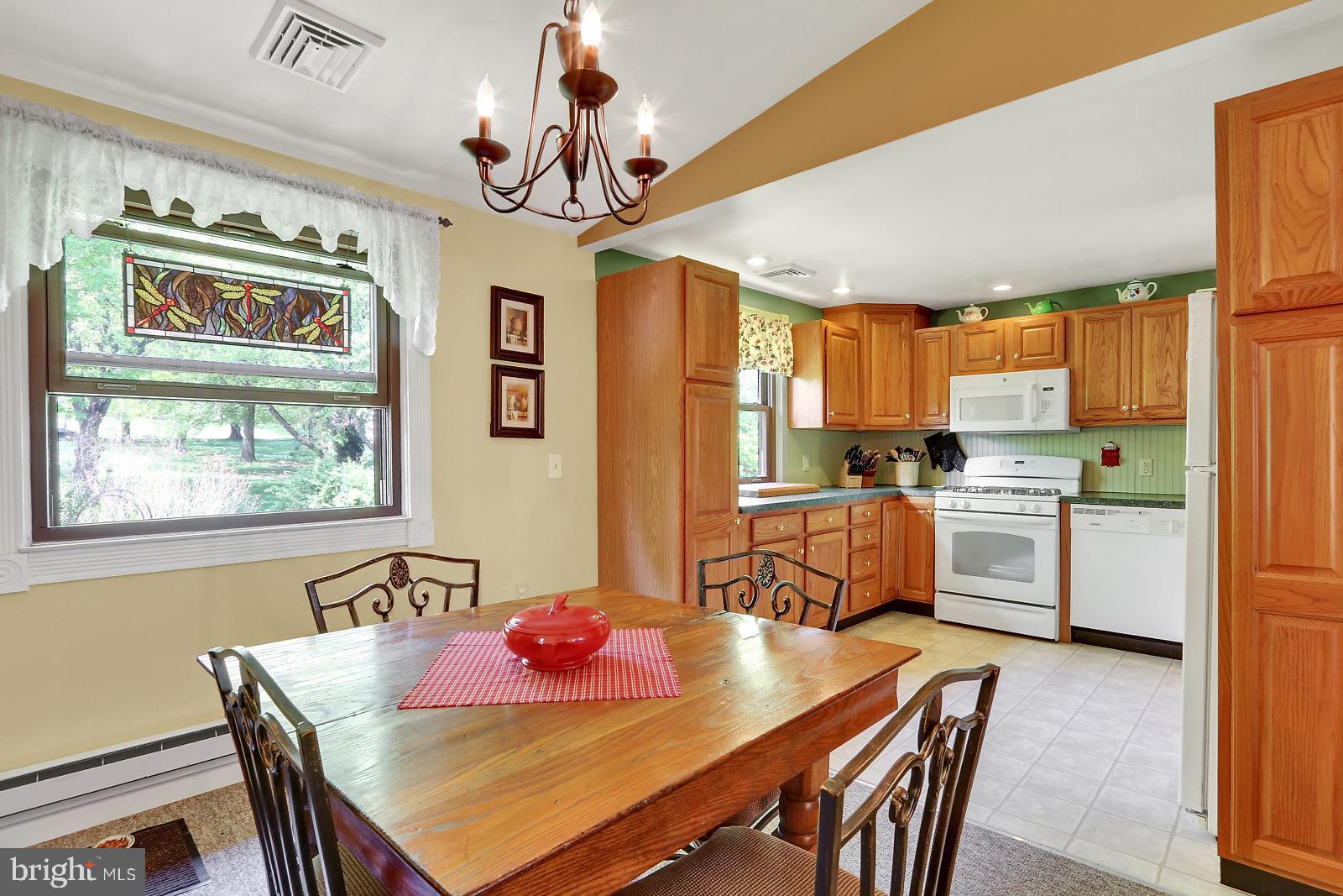 128 Nicholas Road Lancaster, PA 17603 - Photo 4 of 28