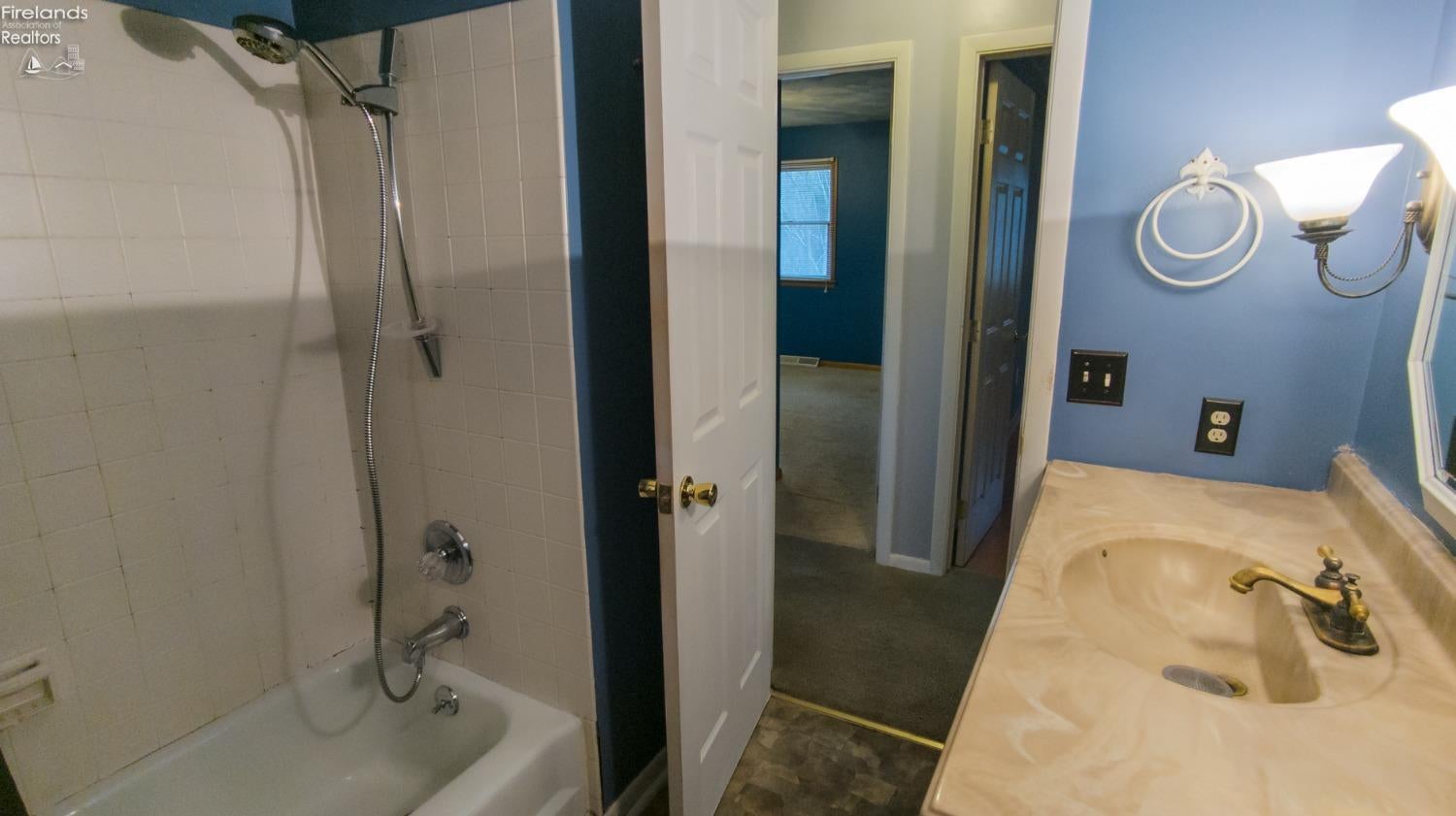 216 Old State Road South Norwalk, OH 44857 - Photo 8 of 36 Gallery Image 8