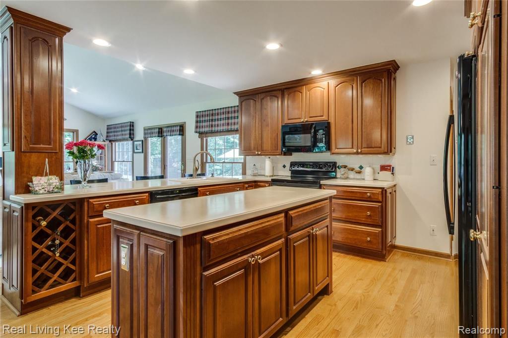 354 Texas Avenue Rochester Hills, MI 48309 - Photo 24 of 62